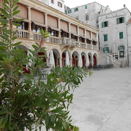 Artcaffe Apartment *